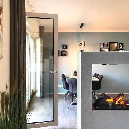 Marta: Lakeside Retreat With Sauna And Garden